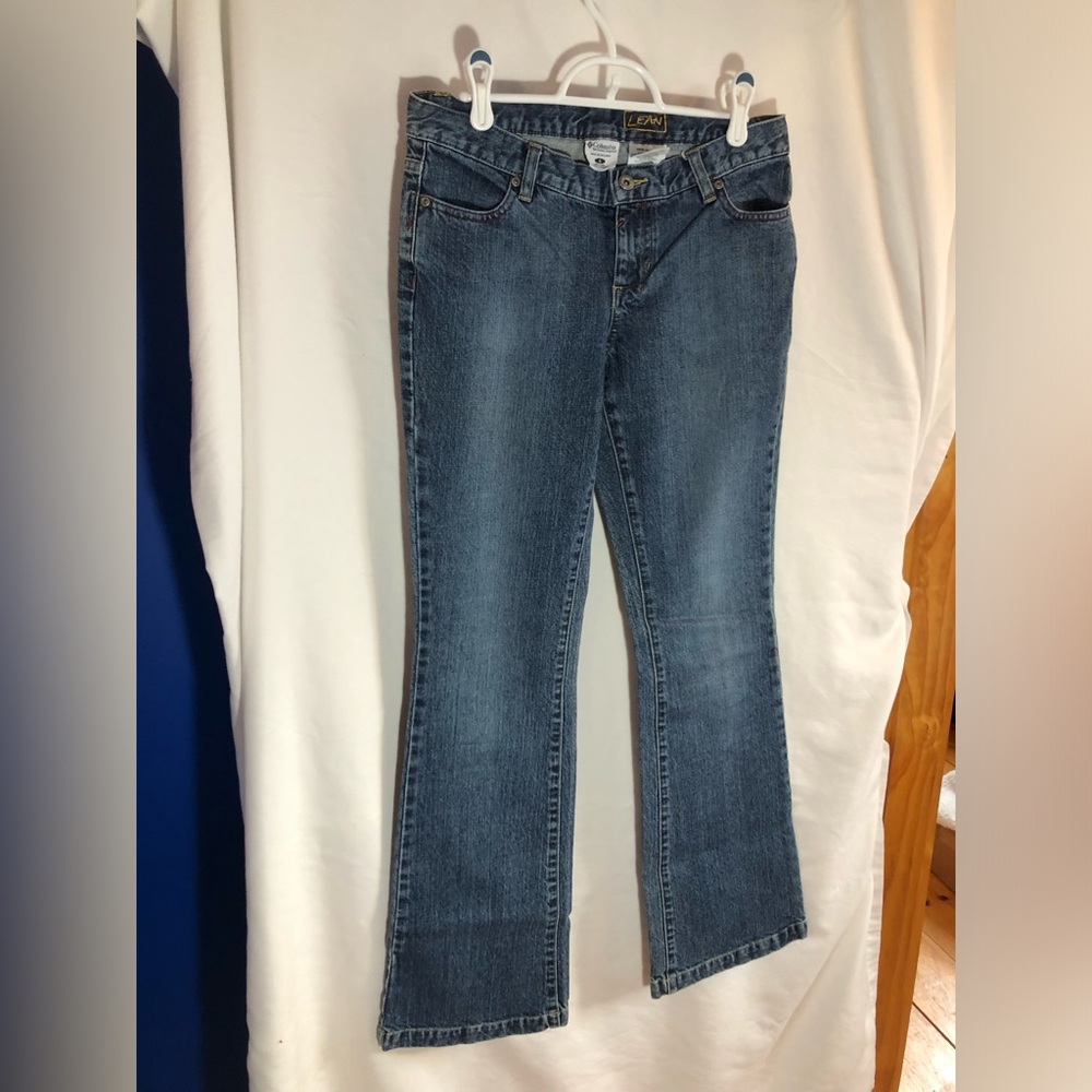 Women’s Columbia Low-Rise Boot Leg Jeans, size 6